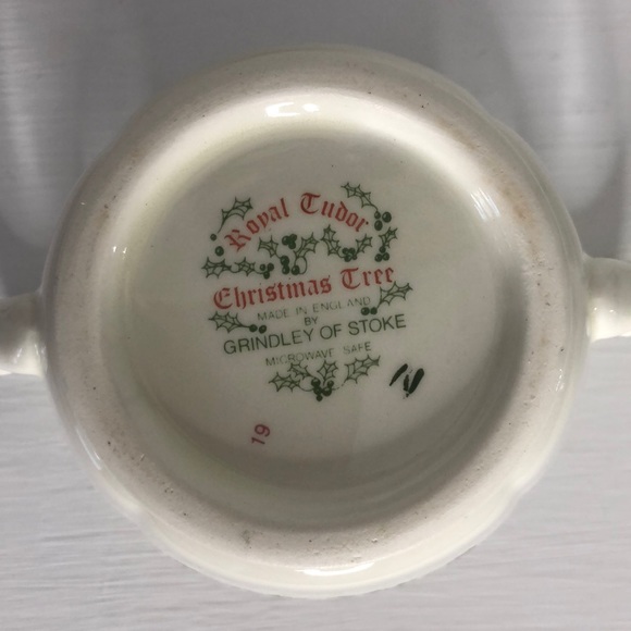 Vintage Royal Tudor Holly & Berries Sugar Bowl With Lid - Picture 11 of 12